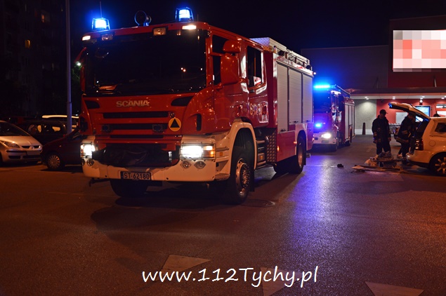 Włamanie i podpalenie samochodu na parkingu przy ul. Tischnera Włamanie i podpalenie samochodu na parkingu przy ul. Tischnera