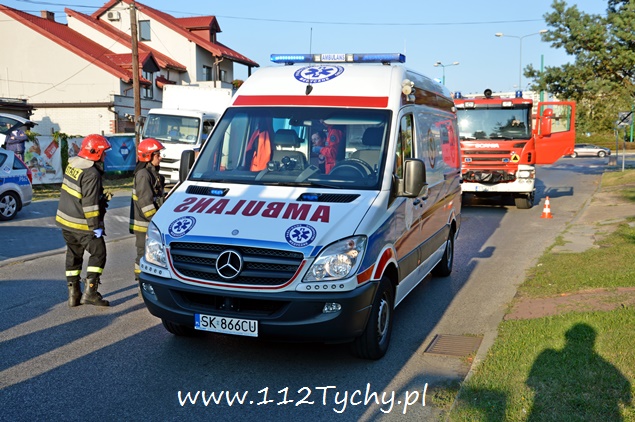 Trzy rozbite auta na ul. Harcerskiej Trzy rozbite auta na ul. Harcerskiej