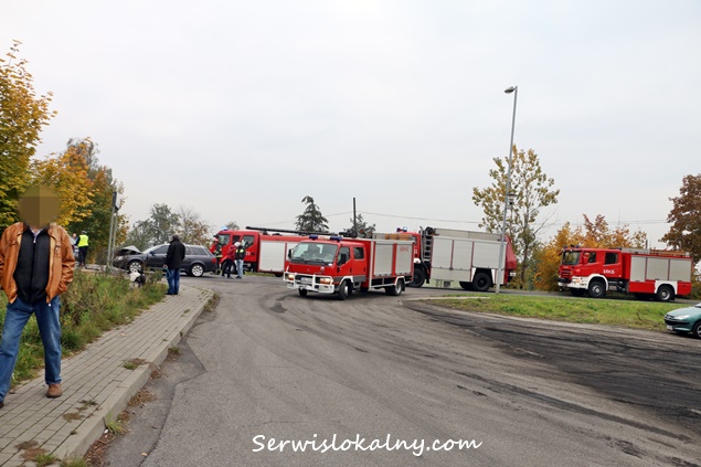 WYPADEK NA ULICY POKOJU W LĘDZINACH WYPADEK NA ULICY POKOJU W LĘDZINACH