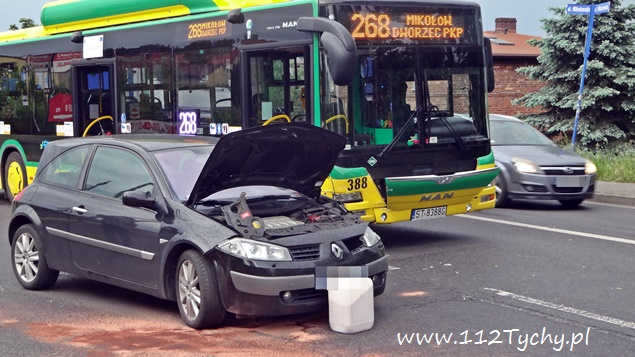 ZDERZENIE AUTOBUSU MIEJSKIEGO Z OSOBÓWKĄ NA MIKOŁOWSKIEJ ZDERZENIE AUTOBUSU MIEJSKIEGO Z OSOBÓWKĄ NA MIKOŁOWSKIEJ
