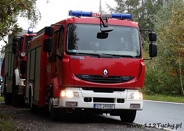 OPEL W ROWIE NA ZJEŹDZIE Z DK 1 NA DK 44 OPEL W ROWIE NA ZJEŹDZIE Z DK 1 NA DK 44