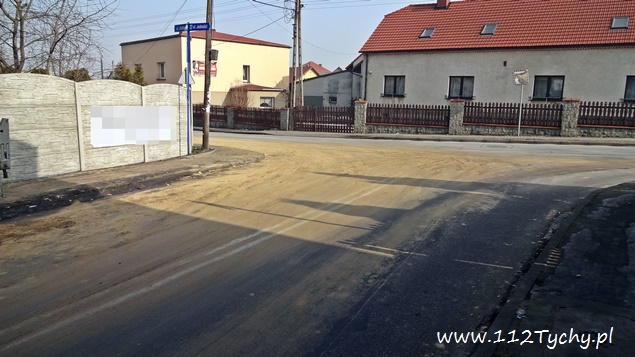 PLAMA OLEJU NA SKRZYŻOWANIU JEDNOŚCI Z TARGIELA PLAMA OLEJU NA SKRZYŻOWANIU JEDNOŚCI Z TARGIELA