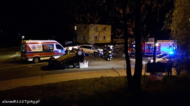 ZDERZENIE DWÓCH OPLI W LĘDZINACH ZDERZENIE DWÓCH OPLI W LĘDZINACH