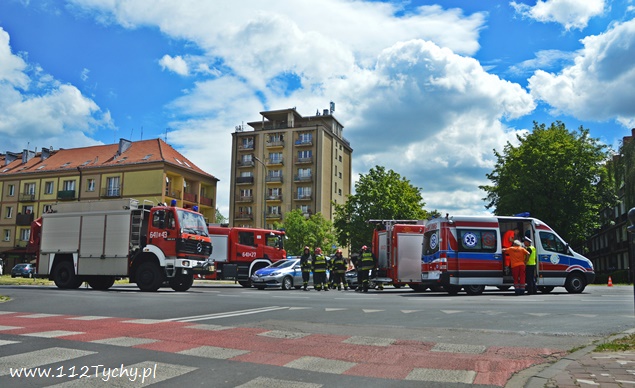 KOLIZJA OPLA Z BMW NA SKRZYŻOWANIU AL. BIELSKIEJ Z CYGANERII KOLIZJA OPLA Z BMW NA SKRZYŻOWANIU AL. BIELSKIEJ Z CYGANERII