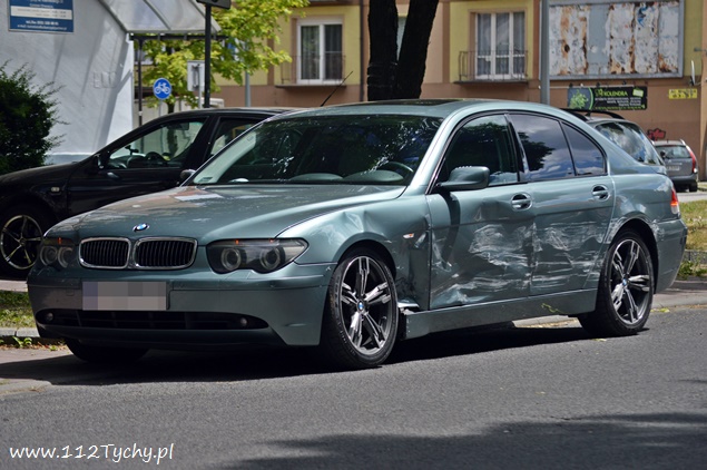 KOLIZJA OPLA Z BMW NA SKRZYŻOWANIU AL. BIELSKIEJ Z CYGANERII KOLIZJA OPLA Z BMW NA SKRZYŻOWANIU AL. BIELSKIEJ Z CYGANERII