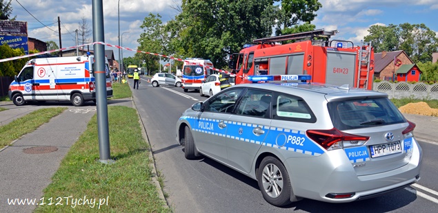 CZOŁOWE ZDERZENIE SAMOCHODÓW NA KATOWICKIEJ CZOŁOWE ZDERZENIE SAMOCHODÓW NA KATOWICKIEJ