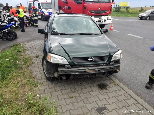 ZDERZENIE OSOBÓWKI Z MOTOCYKLEM W CHEŁMIE MAŁYM ZDERZENIE OSOBÓWKI Z MOTOCYKLEM W CHEŁMIE MAŁYM