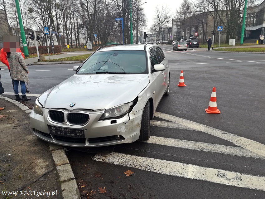 KOLIZJA OSOBÓWEK PRZY MAŁYM TESCO KOLIZJA OSOBÓWEK PRZY MAŁYM TESCO