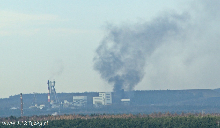 POŻAR NA TERENIE BYŁEJ KWK BOŻE DARY POŻAR NA TERENIE BYŁEJ KWK BOŻE DARY