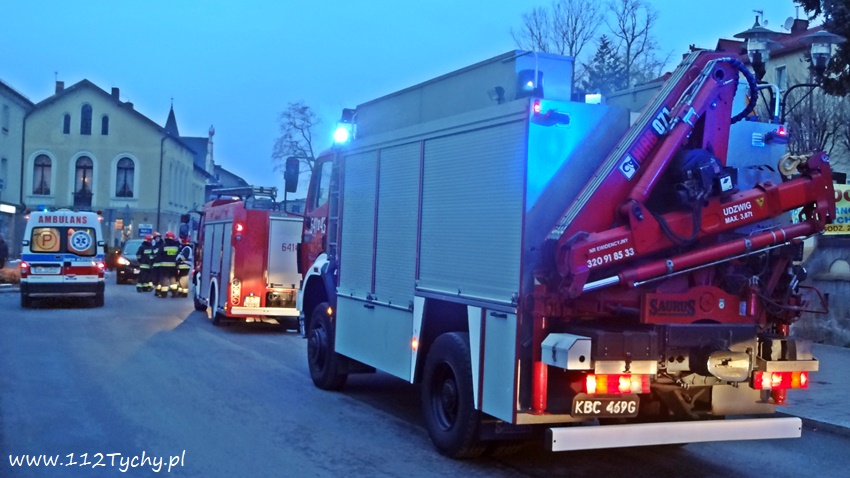 PIESZY RZUCIŁ SIĘ POD NADJEŻDŻAJĄCY SAMOCHÓD NA DAMROTA PIESZY RZUCIŁ SIĘ POD NADJEŻDŻAJĄCY SAMOCHÓD NA DAMROTA
