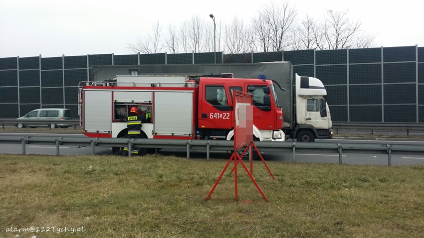 KOLIZJA OSOBÓWKI Z DOSTAWCZAKIEM NA DK1 KOLIZJA OSOBÓWKI Z DOSTAWCZAKIEM NA DK1