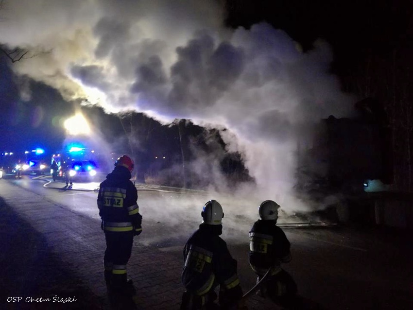 POŻAR CIĄGNIKA SIODŁOWEGO W CHEŁMIE ŚLĄSKIM POŻAR CIĄGNIKA SIODŁOWEGO W CHEŁMIE ŚLĄSKIM