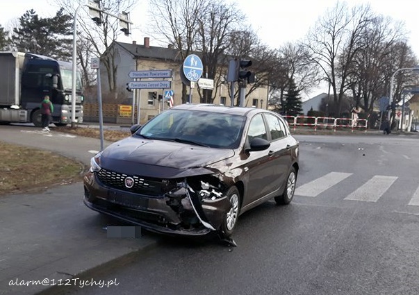 ZDERZENIE OSOBÓWKI Z DOSTAWCZAKIEM W BIERUNIU ZDERZENIE OSOBÓWKI Z DOSTAWCZAKIEM W BIERUNIU