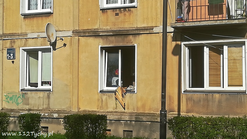 ZADYMIENIE W MIESZKANIU PRZY CZEREŚNIOWEJ ZADYMIENIE W MIESZKANIU PRZY CZEREŚNIOWEJ