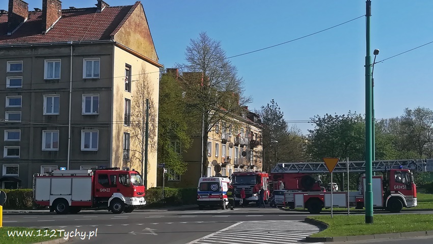 ZADYMIENIE W MIESZKANIU PRZY CZEREŚNIOWEJ ZADYMIENIE W MIESZKANIU PRZY CZEREŚNIOWEJ