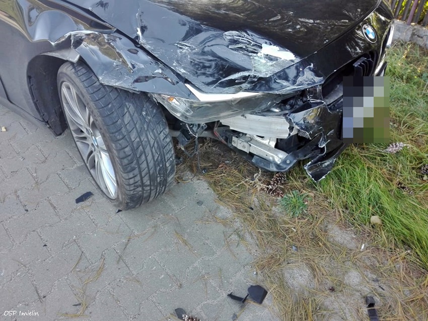 ZDERZENIE DWÓCH OSOBÓWEK W IMIELINIE ZDERZENIE DWÓCH OSOBÓWEK W IMIELINIE