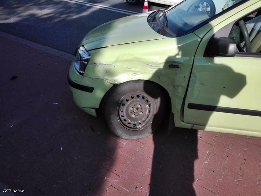 ZDERZENIE DWÓCH OSOBÓWEK W IMIELINIE ZDERZENIE DWÓCH OSOBÓWEK W IMIELINIE