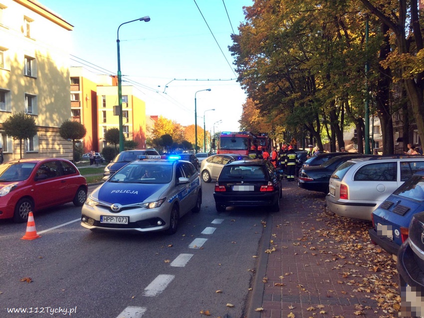 ZDERZENIE MOTOCYKLA Z OSOBÓWKĄ NA BUDOWLANYCH ZDERZENIE MOTOCYKLA Z OSOBÓWKĄ NA BUDOWLANYCH