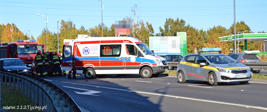 ZDERZENIE DWÓCH OSOBÓWEK NA TRASIE DK1 ZDERZENIE DWÓCH OSOBÓWEK NA TRASIE DK1