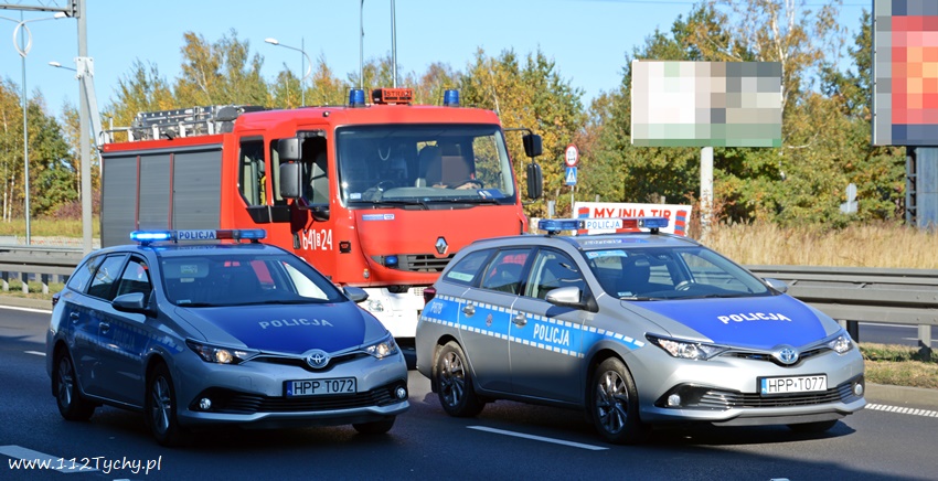 ZDERZENIE DWÓCH OSOBÓWEK NA TRASIE DK1 ZDERZENIE DWÓCH OSOBÓWEK NA TRASIE DK1