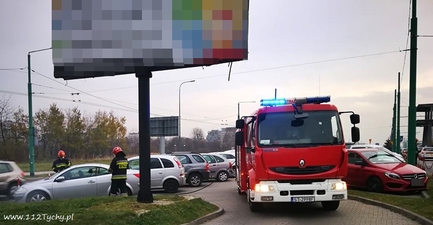 POŻAR SAMOCHODU NA JANA PAWŁA II POŻAR SAMOCHODU NA JANA PAWŁA II