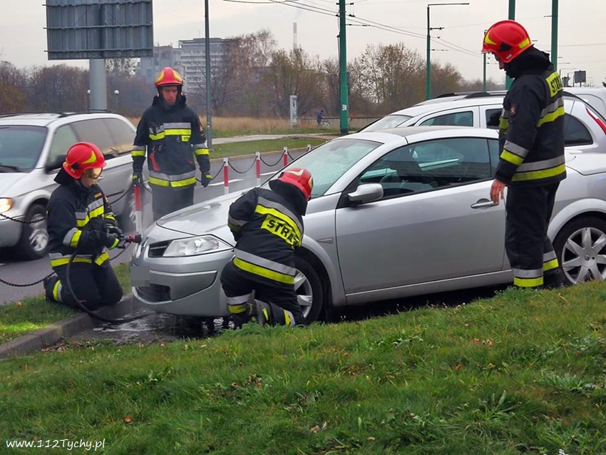 POŻAR SAMOCHODU NA JANA PAWŁA II POŻAR SAMOCHODU NA JANA PAWŁA II
