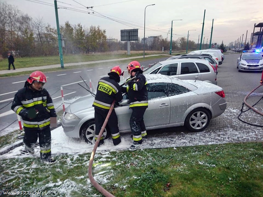 POŻAR SAMOCHODU NA JANA PAWŁA II POŻAR SAMOCHODU NA JANA PAWŁA II