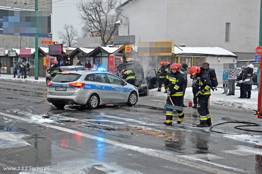 POŻAR SAMOCHODU NA ULICY BEGONII POŻAR SAMOCHODU NA ULICY BEGONII