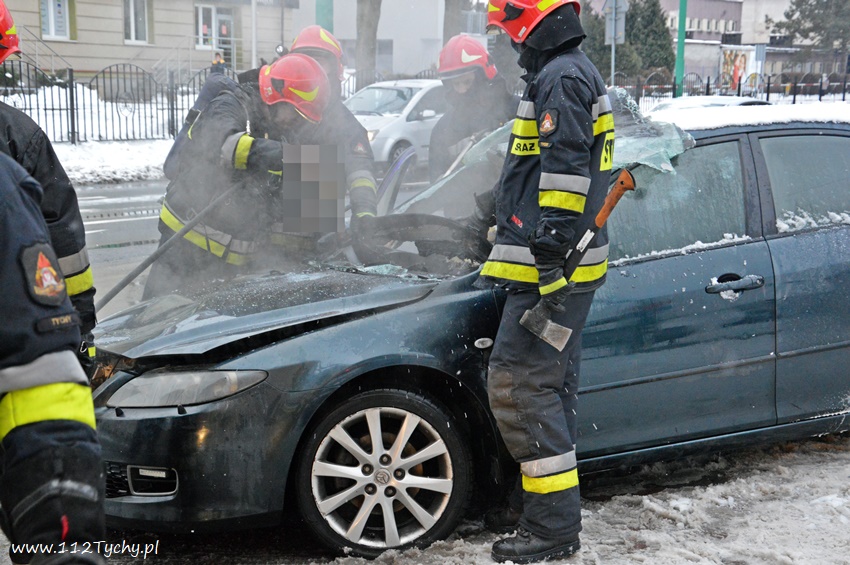 POŻAR SAMOCHODU NA ULICY BEGONII POŻAR SAMOCHODU NA ULICY BEGONII