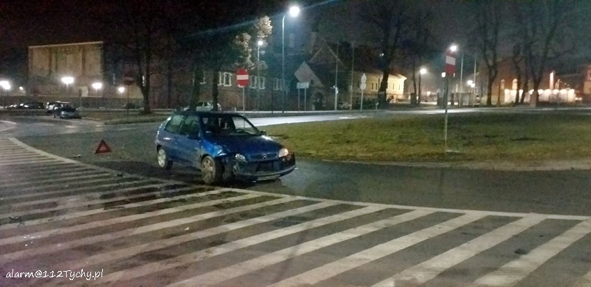 KOLIZJA DWÓCH OSOBÓWEK NA KATOWICKIEJ KOLIZJA DWÓCH OSOBÓWEK NA KATOWICKIEJ
