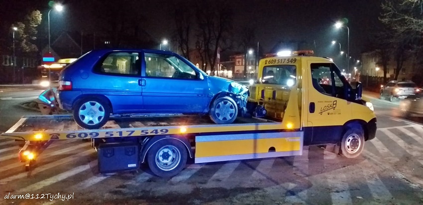 KOLIZJA DWÓCH OSOBÓWEK NA KATOWICKIEJ KOLIZJA DWÓCH OSOBÓWEK NA KATOWICKIEJ