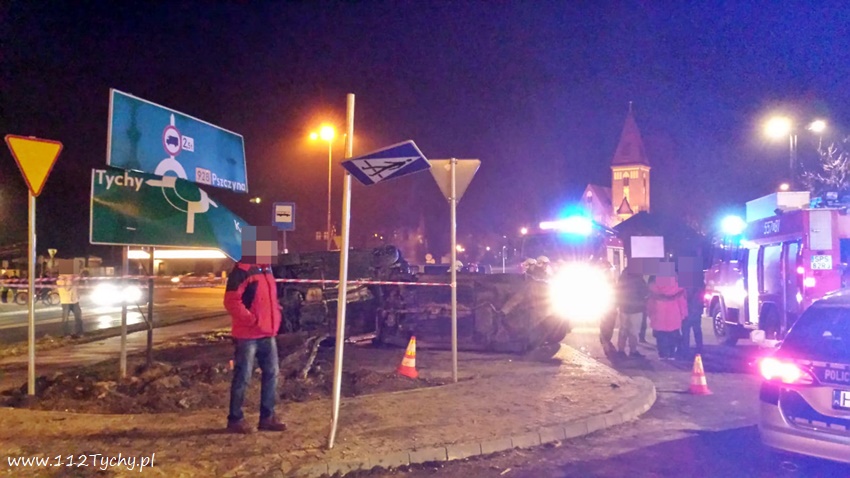 OSOBÓWKĄ STARANOWAŁ ZAPARKOWANE POJAZDY W KOBIÓRZE NA UL. CENTRALNEJ OSOBÓWKĄ STARANOWAŁ ZAPARKOWANE POJAZDY W KOBIÓRZE NA UL. CENTRALNEJ