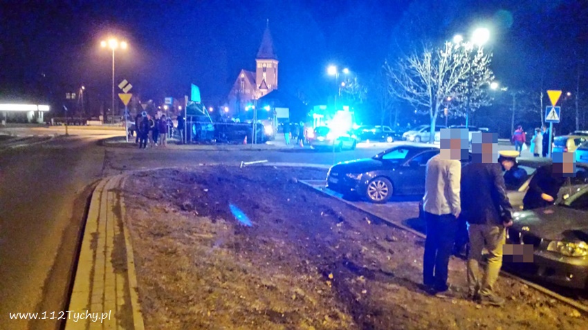 OSOBÓWKĄ STARANOWAŁ ZAPARKOWANE POJAZDY W KOBIÓRZE NA UL. CENTRALNEJ OSOBÓWKĄ STARANOWAŁ ZAPARKOWANE POJAZDY W KOBIÓRZE NA UL. CENTRALNEJ