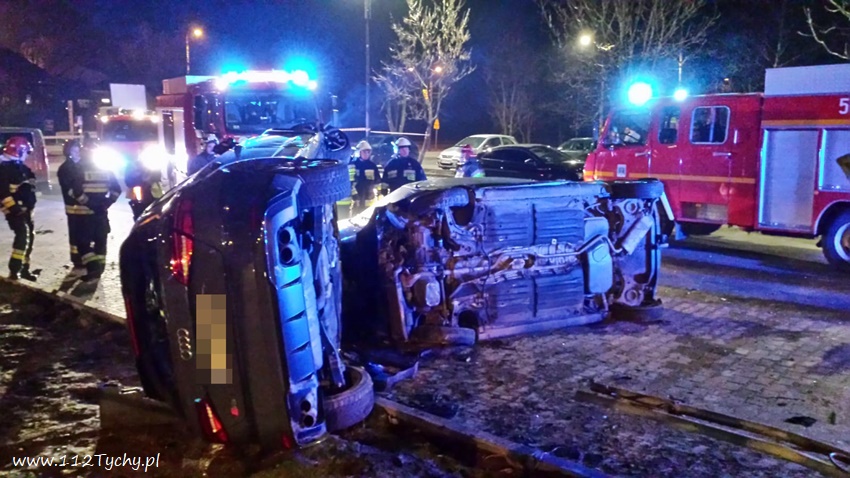 OSOBÓWKĄ STARANOWAŁ ZAPARKOWANE POJAZDY W KOBIÓRZE NA UL. CENTRALNEJ OSOBÓWKĄ STARANOWAŁ ZAPARKOWANE POJAZDY W KOBIÓRZE NA UL. CENTRALNEJ
