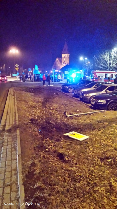 OSOBÓWKĄ STARANOWAŁ ZAPARKOWANE POJAZDY W KOBIÓRZE NA UL. CENTRALNEJ OSOBÓWKĄ STARANOWAŁ ZAPARKOWANE POJAZDY W KOBIÓRZE NA UL. CENTRALNEJ