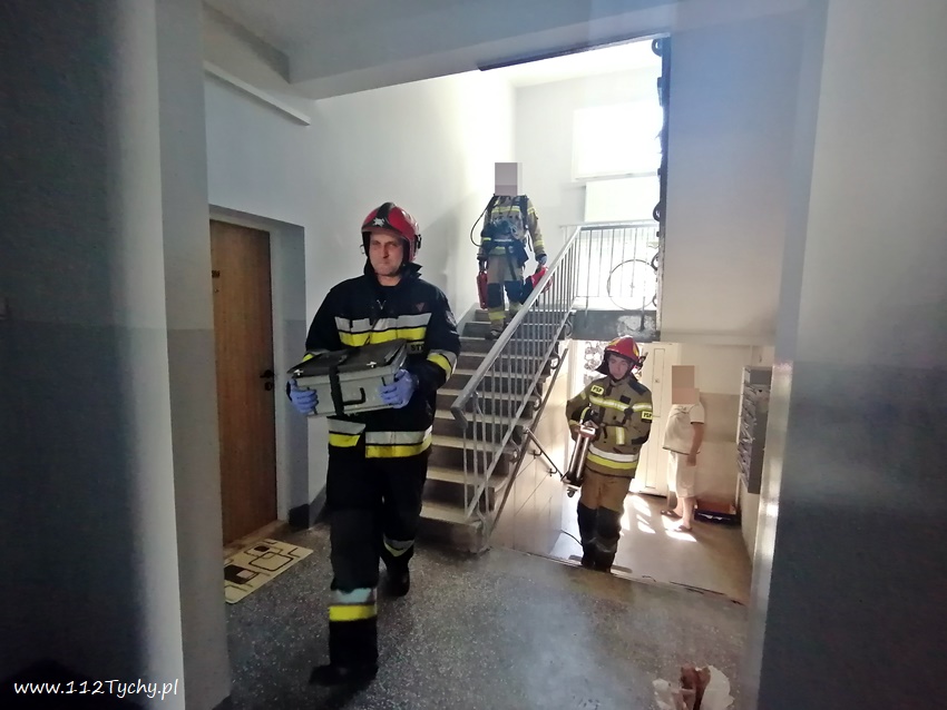 PRZYPALONA POTRAWA - INTERWENCJA STRAŻY POŻARNEJ NA AL. BIELSKIEJ PRZYPALONA POTRAWA - INTERWENCJA STRAŻY POŻARNEJ NA AL. BIELSKIEJ