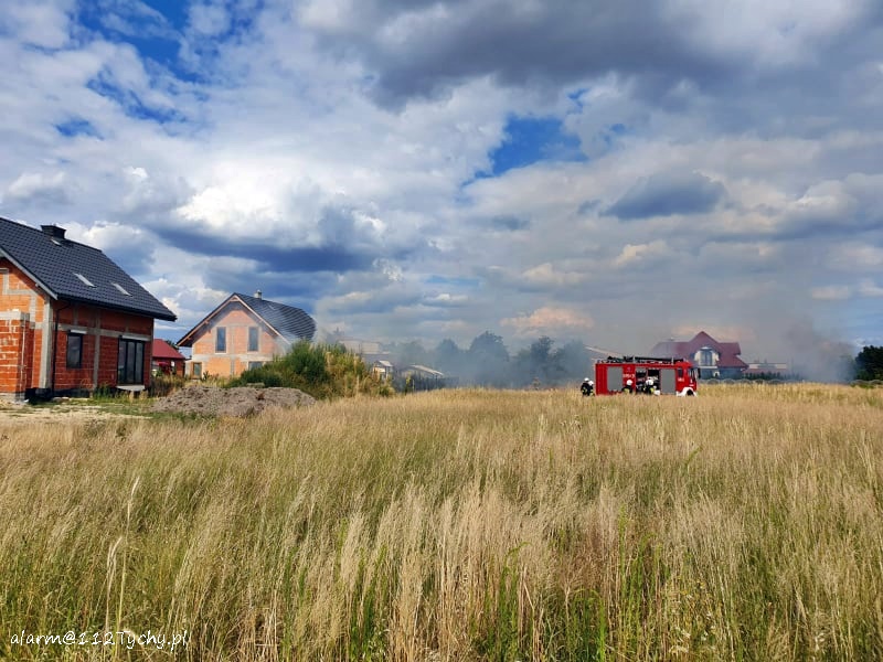 POŻAR TRAW I NIEUŻYTKÓW W IMIELINIE POŻAR TRAW I NIEUŻYTKÓW W IMIELINIE