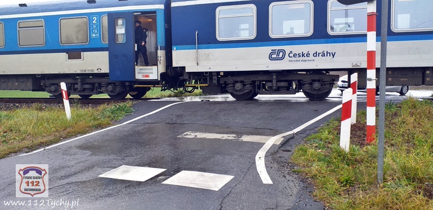 ZDERZENIE OSOBÓWKI Z POCIĄGIEM W WYRACH ZDERZENIE OSOBÓWKI Z POCIĄGIEM W WYRACH