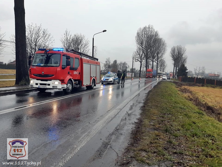 ZDERZENIE TRZECH POJAZDÓW NA UL. WARSZAWSKIEJ W BIERUNIU ZDERZENIE TRZECH POJAZDÓW NA UL. WARSZAWSKIEJ W BIERUNIU
