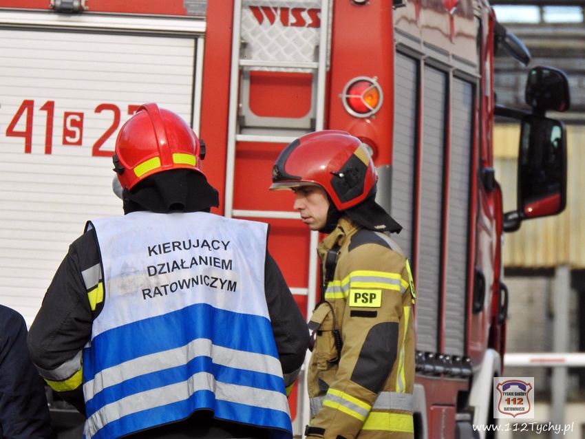 ZDERZENIE OSOBÓWKI Z TROLEJBUSEM NA SKRZYŻOWANIU UL. PRZEMYSŁOWEJ Z METALOWĄ ZDERZENIE OSOBÓWKI Z TROLEJBUSEM NA SKRZYŻOWANIU UL. PRZEMYSŁOWEJ Z METALOWĄ