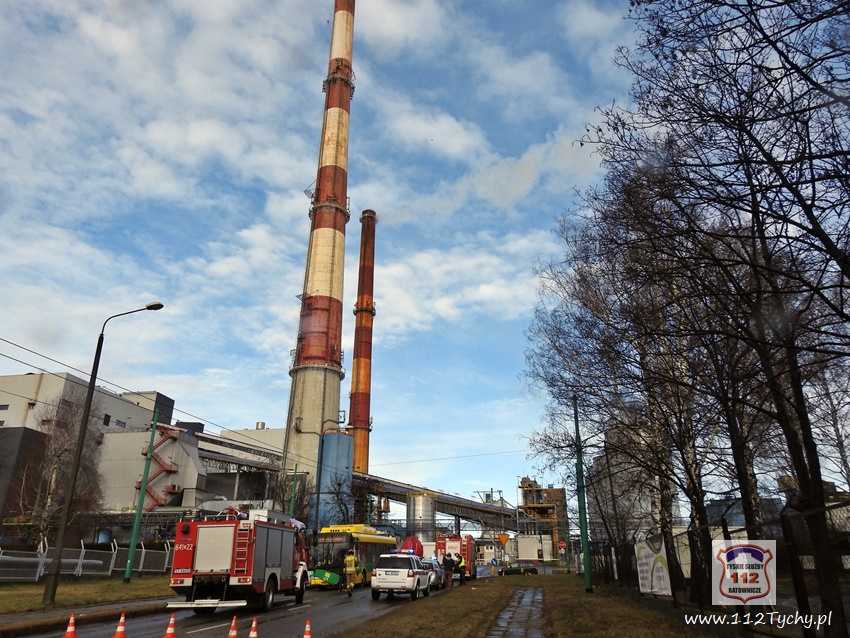 ZDERZENIE OSOBÓWKI Z TROLEJBUSEM NA SKRZYŻOWANIU UL. PRZEMYSŁOWEJ Z METALOWĄ ZDERZENIE OSOBÓWKI Z TROLEJBUSEM NA SKRZYŻOWANIU UL. PRZEMYSŁOWEJ Z METALOWĄ