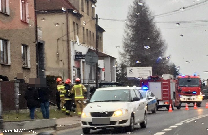 OSOBÓWKĄ WYPADŁ Z DROGI NA UL. IMIELIŃSKIEJ W IMIELINIE OSOBÓWKĄ WYPADŁ Z DROGI NA UL. IMIELIŃSKIEJ W IMIELINIE