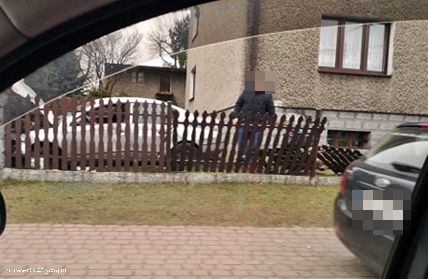 OSOBÓWKĄ WYPADŁ Z DROGI NA UL. IMIELIŃSKIEJ W IMIELINIE OSOBÓWKĄ WYPADŁ Z DROGI NA UL. IMIELIŃSKIEJ W IMIELINIE