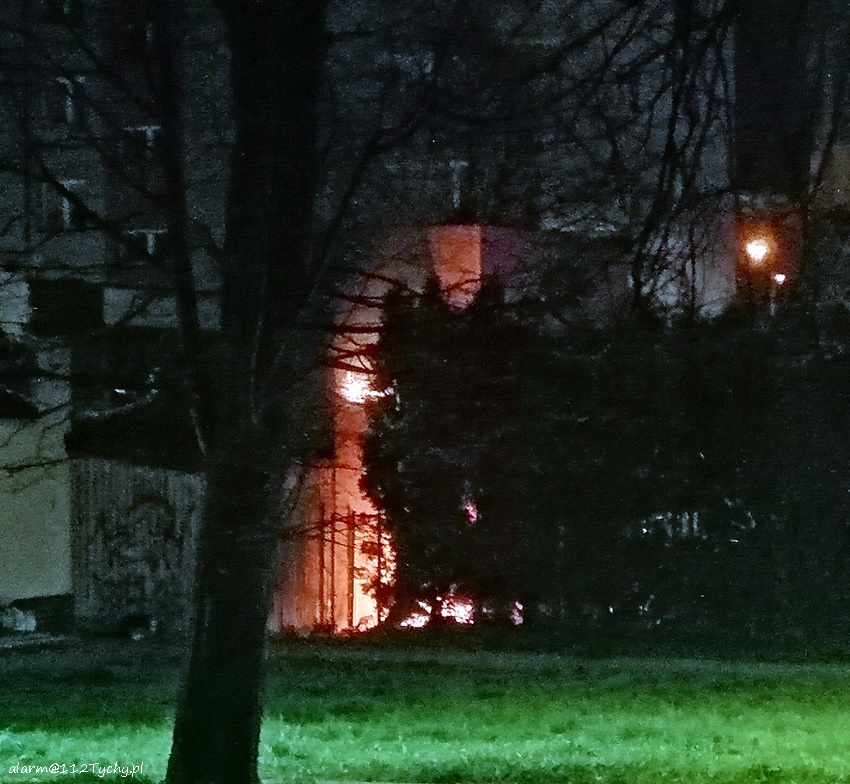 POŻAR PUSTOSTANU PRZY UL. WYSZYŃSKIEGO POŻAR PUSTOSTANU PRZY UL. WYSZYŃSKIEGO