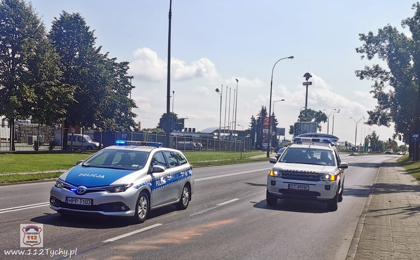 ZDERZENIE POJAZDÓW NA UL. MIKOŁOWSKIEJ ZDERZENIE POJAZDÓW NA UL. MIKOŁOWSKIEJ