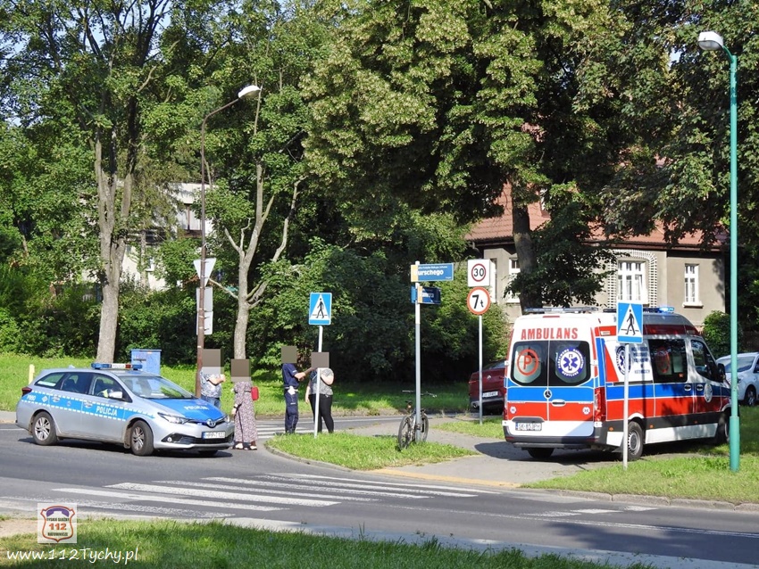 ZDERZENIE ROWERZYSTKI Z OSOBÓWKĄ NA UL. BURSCHEGO ZDERZENIE ROWERZYSTKI Z OSOBÓWKĄ NA UL. BURSCHEGO