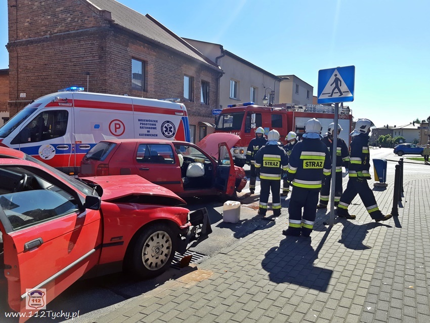 ZDERZENIE DWÓCH OSOBÓWEK NA NA UL. ŚLĄSKIEJ W CHEŁMIE ŚLĄSKIM ZDERZENIE DWÓCH OSOBÓWEK NA NA UL. ŚLĄSKIEJ W CHEŁMIE ŚLĄSKIM