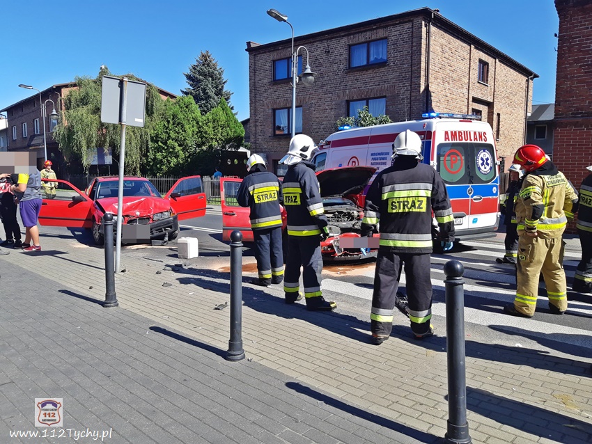 ZDERZENIE DWÓCH OSOBÓWEK NA NA UL. ŚLĄSKIEJ W CHEŁMIE ŚLĄSKIM ZDERZENIE DWÓCH OSOBÓWEK NA NA UL. ŚLĄSKIEJ W CHEŁMIE ŚLĄSKIM