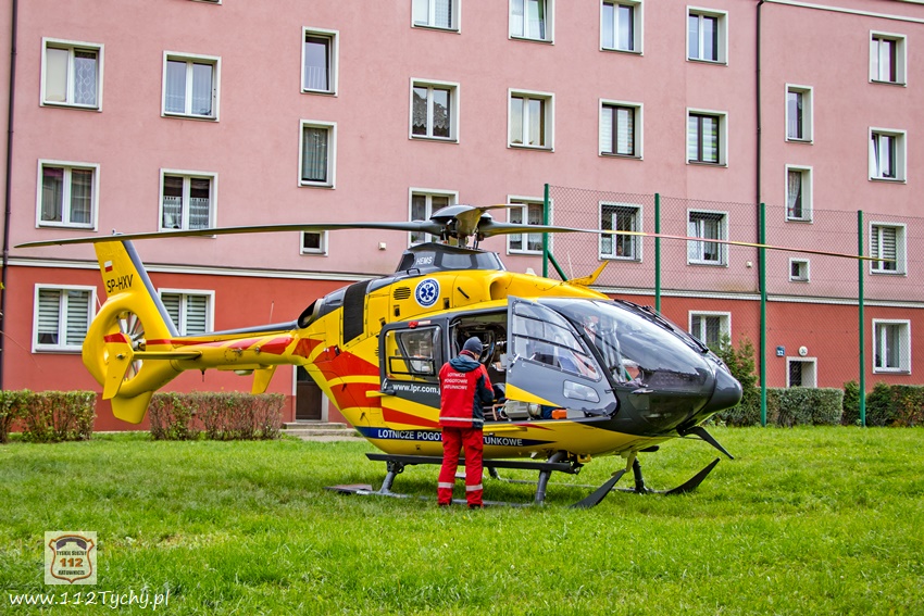 INTERWENCJA SŁUŻB RATUNKOWYCH W TYM ŚMIGŁOWCA LPR - RATOWNIK 4 NA AL. BIELSKIEJ INTERWENCJA SŁUŻB RATUNKOWYCH W TYM ŚMIGŁOWCA LPR - RATOWNIK 4 NA AL. BIELSKIEJ