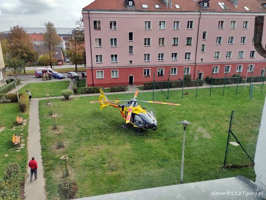 INTERWENCJA SŁUŻB RATUNKOWYCH W TYM ŚMIGŁOWCA LPR - RATOWNIK 4 NA AL. BIELSKIEJ INTERWENCJA SŁUŻB RATUNKOWYCH W TYM ŚMIGŁOWCA LPR - RATOWNIK 4 NA AL. BIELSKIEJ